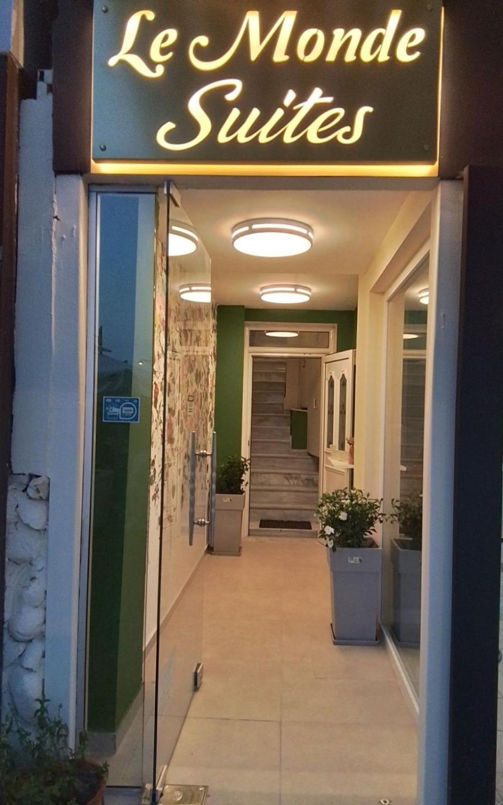 Le Monde Seaview Suites Nea Kallikrateia Екстериор снимка