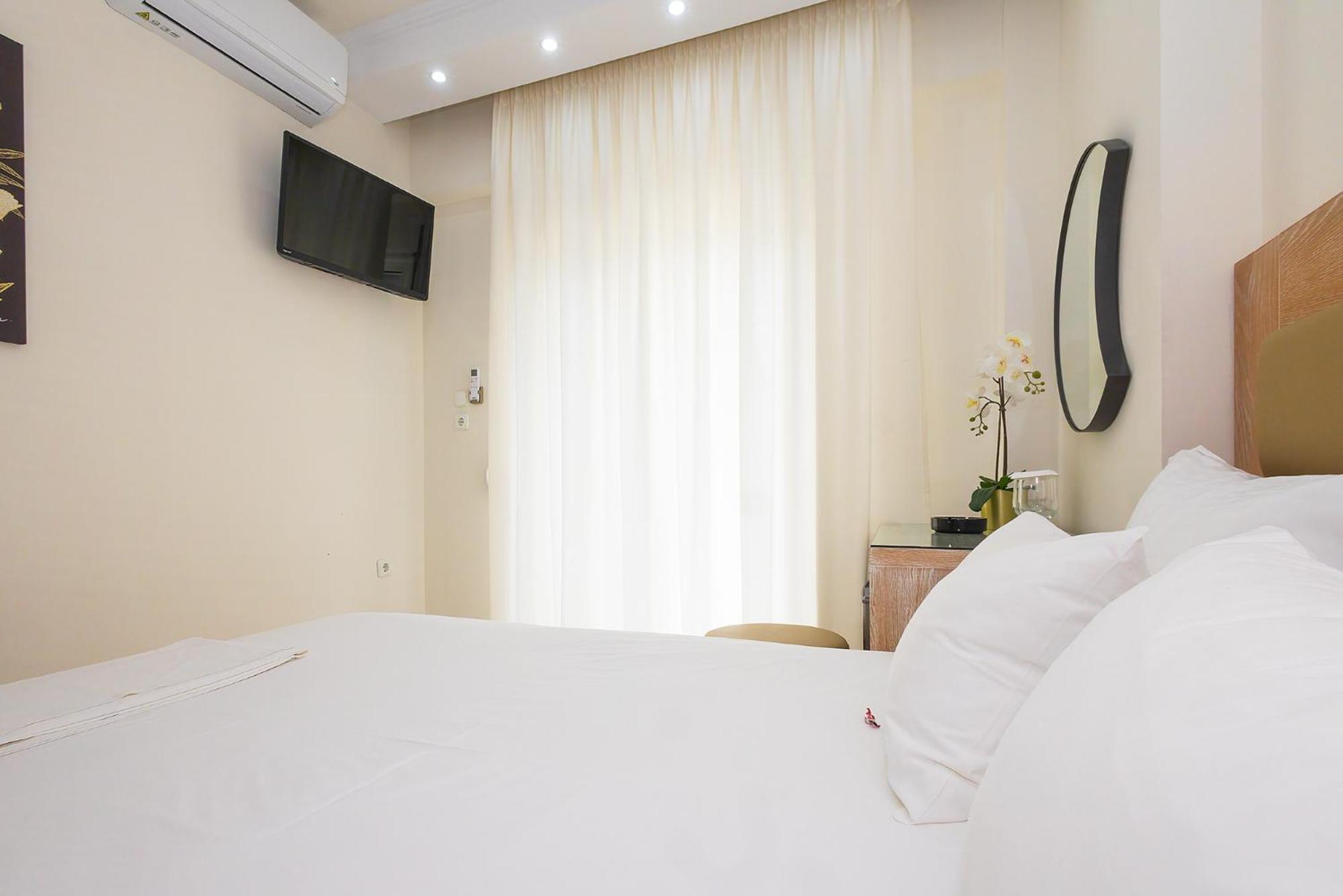Le Monde Seaview Suites Nea Kallikrateia Екстериор снимка