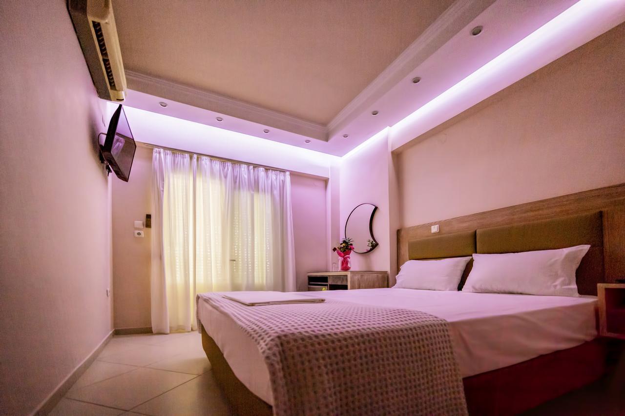 Le Monde Seaview Suites Nea Kallikrateia Екстериор снимка