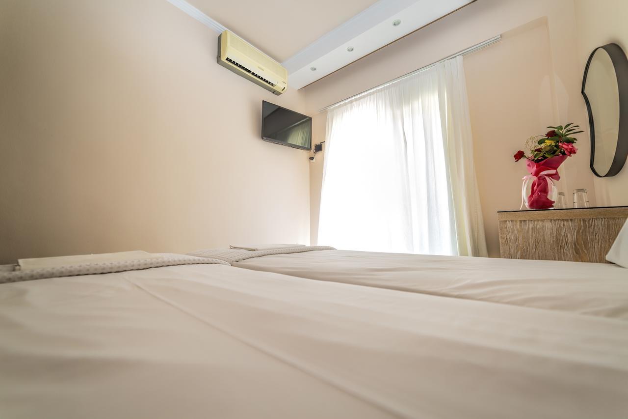 Le Monde Seaview Suites Nea Kallikrateia Екстериор снимка