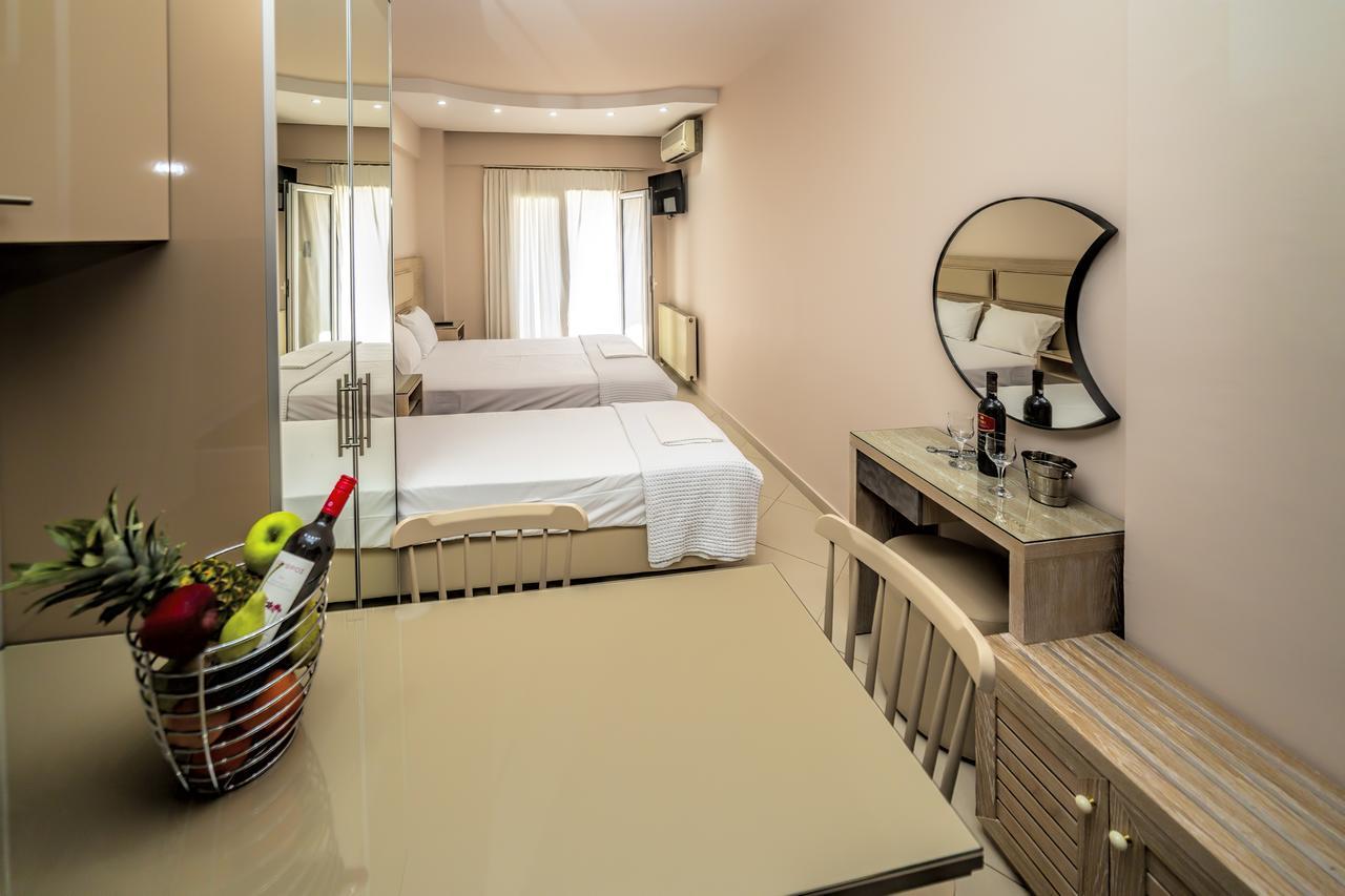 Le Monde Seaview Suites Nea Kallikrateia Екстериор снимка