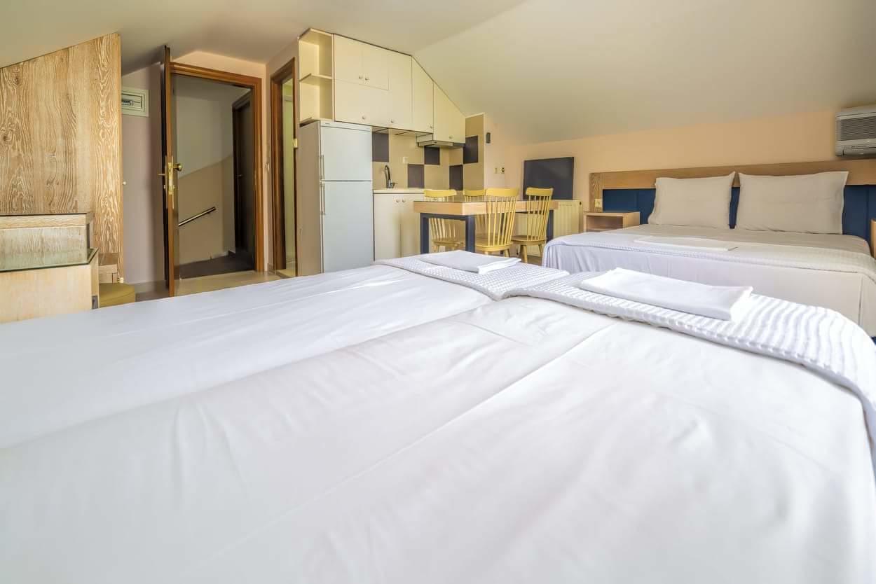 Le Monde Seaview Suites Nea Kallikrateia Екстериор снимка