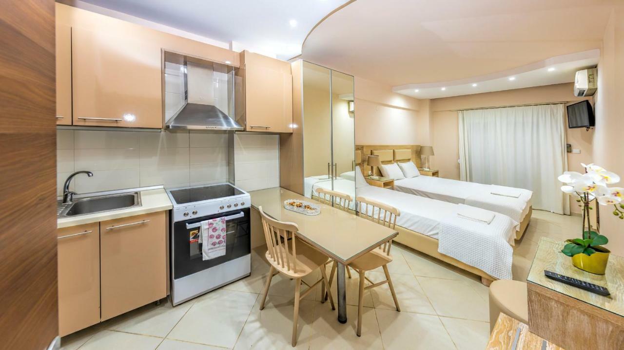 Le Monde Seaview Suites Nea Kallikrateia Екстериор снимка