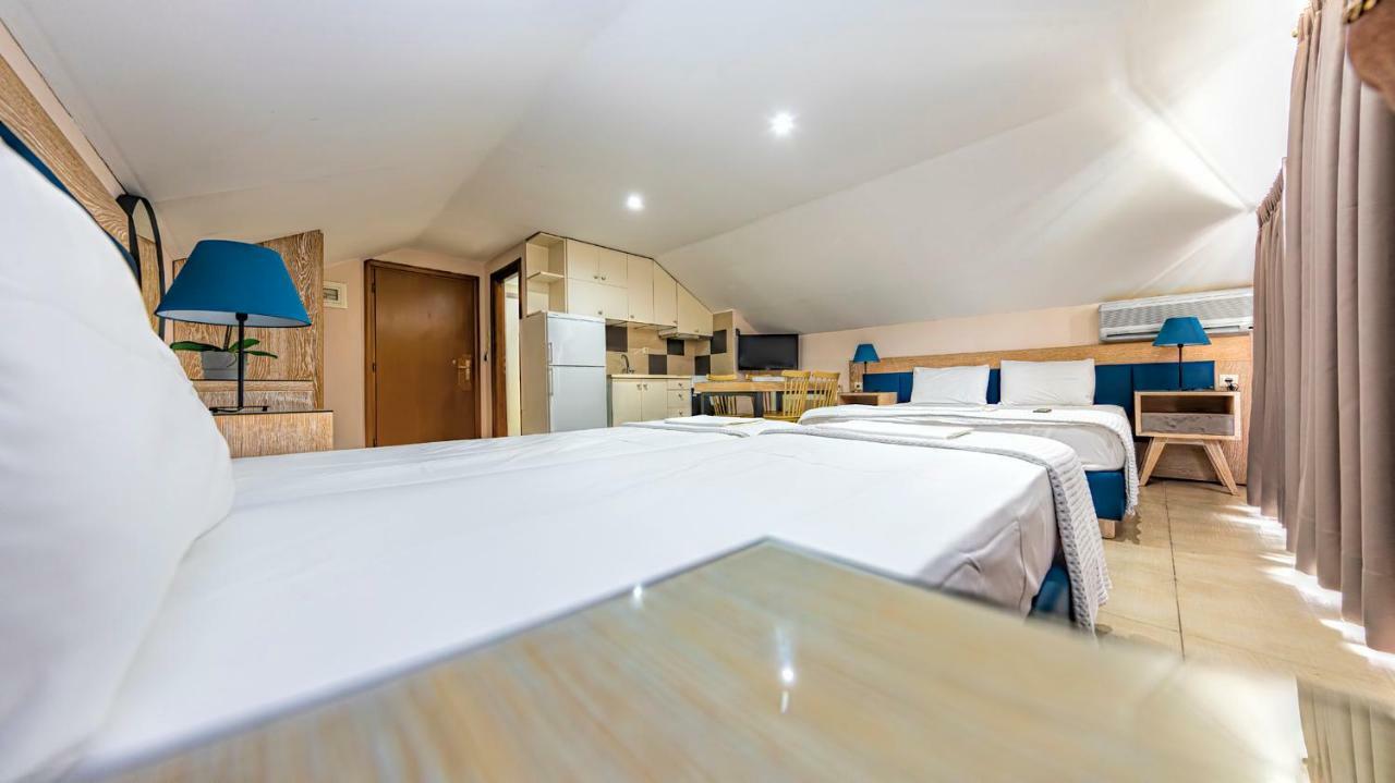 Le Monde Seaview Suites Nea Kallikrateia Екстериор снимка